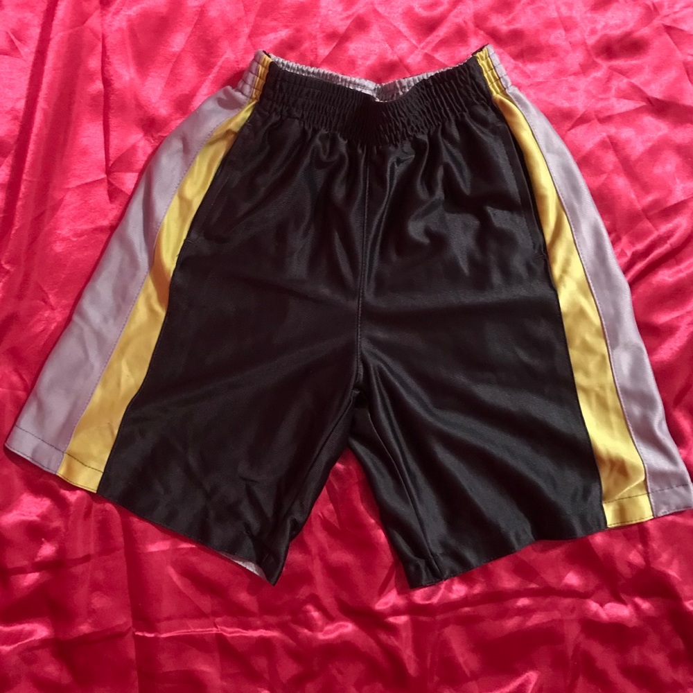 Boys size 7 Starter reversible gym shorts